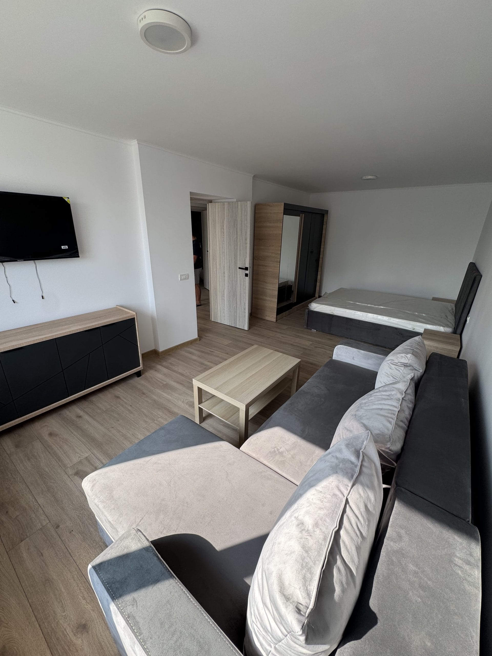 Comoda Design, 4 usi, Sonoma/Gri grafit photo review